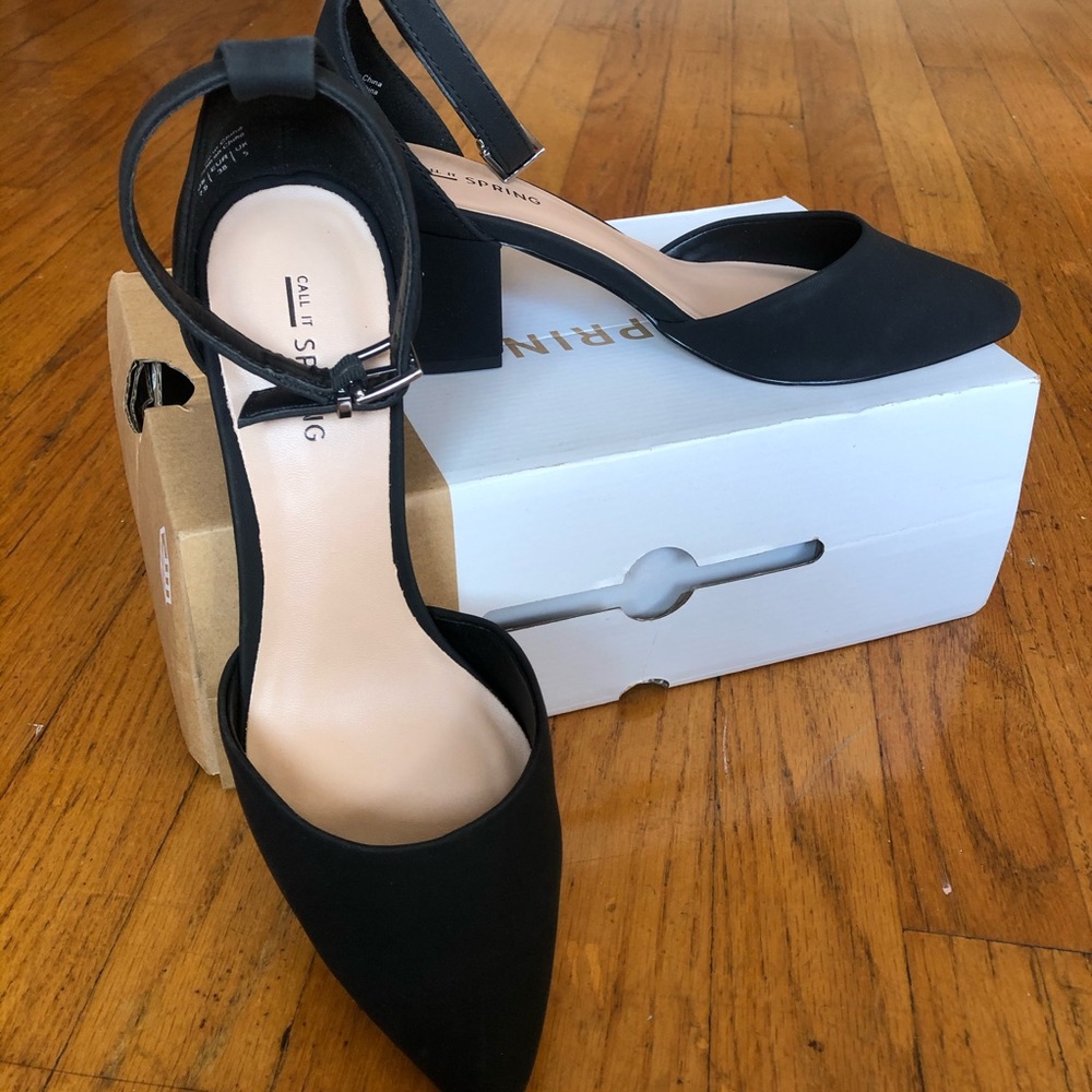 Black Chunky Heel Pumps